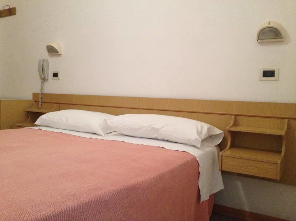 Hotel Luana Rimini Eksteriør bilde